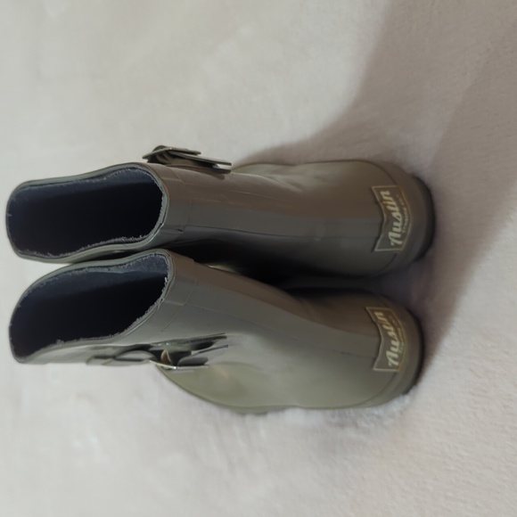 Khaki Women's Rain Boots Size 10 - Picture 5 of 8